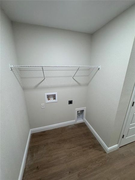 Spacious, unfurnished interior of a new home in , Citrus Springs (Image 13).