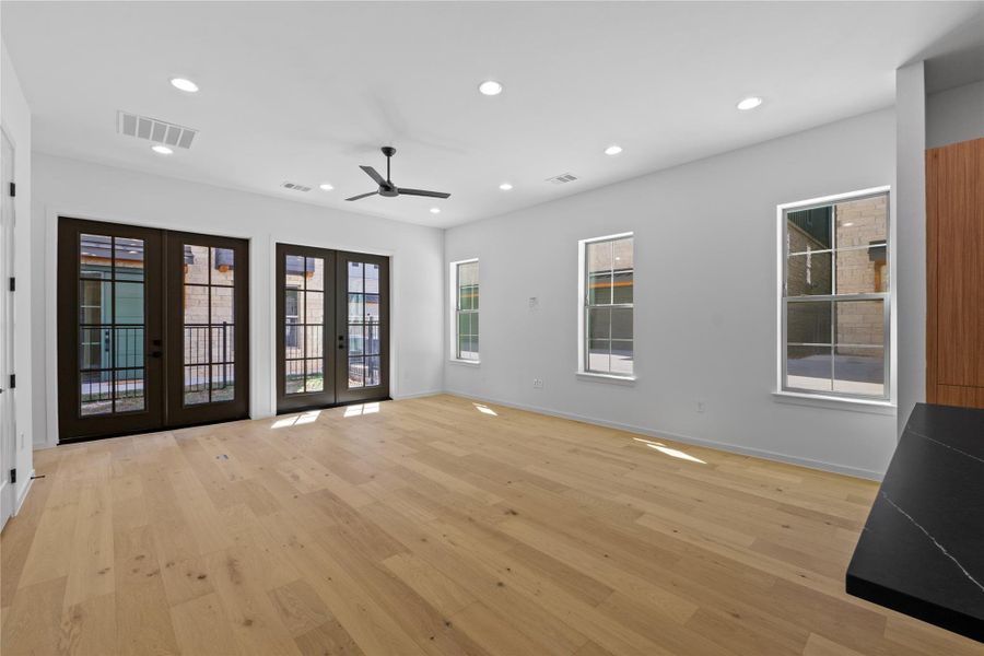 Spacious, unfurnished interior of a new home in Hacienda, Austin (Image 23).