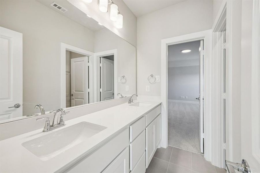 Furnished interior view inside a new home in Dove Hollow, Waxahachie (Image 13). Furnished interior view inside a new home in Dove Hollow, Waxahachie (Image 13).