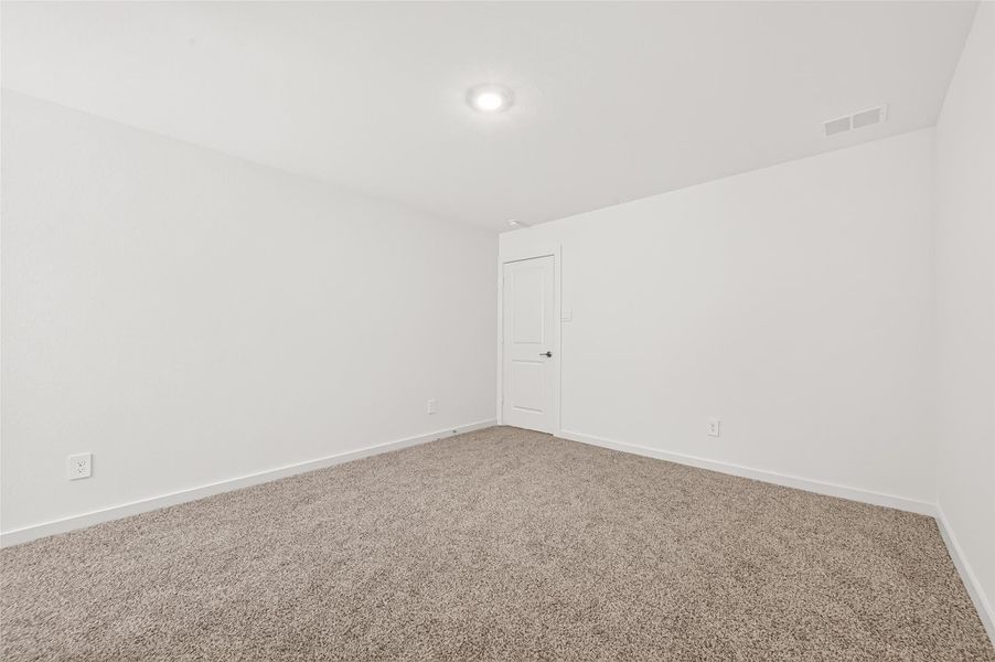Spacious, unfurnished interior of a new home in Harvest Green, Richmond (Image 46).