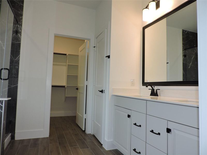 Furnished interior view inside a new home in Evergreen, Conroe (Image 19).