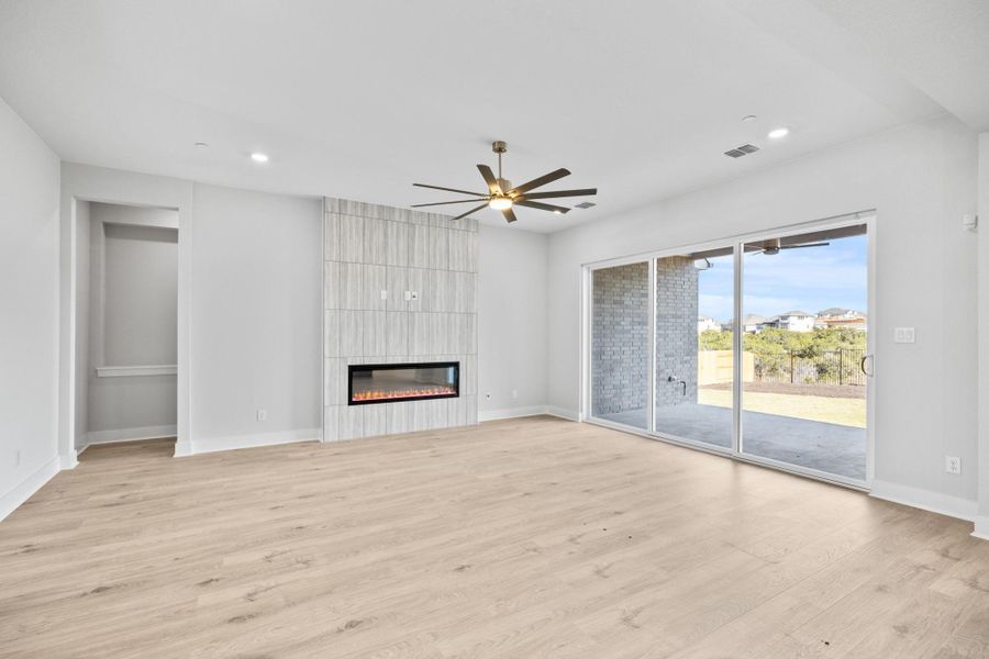 *PHOTO IS REPRESENTATIVE OF FLOORPLAN ONLY* *PHOTO IS REPRESENTATIVE OF FLOORPLAN ONLY*