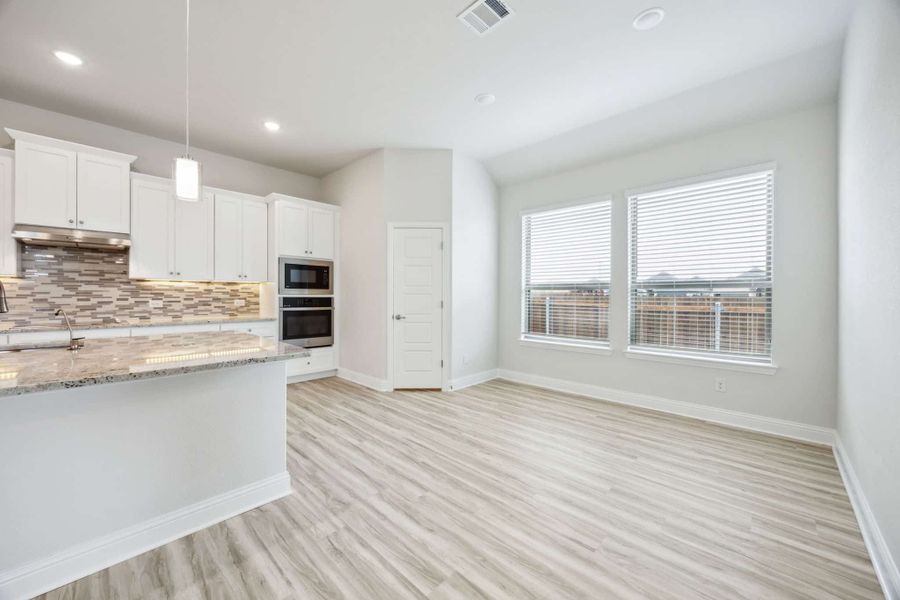 Spacious, unfurnished interior of a new home in Summer Crest, Fort Worth (Image 26). Spacious, unfurnished interior of a new home in Summer Crest, Fort Worth (Image 26).