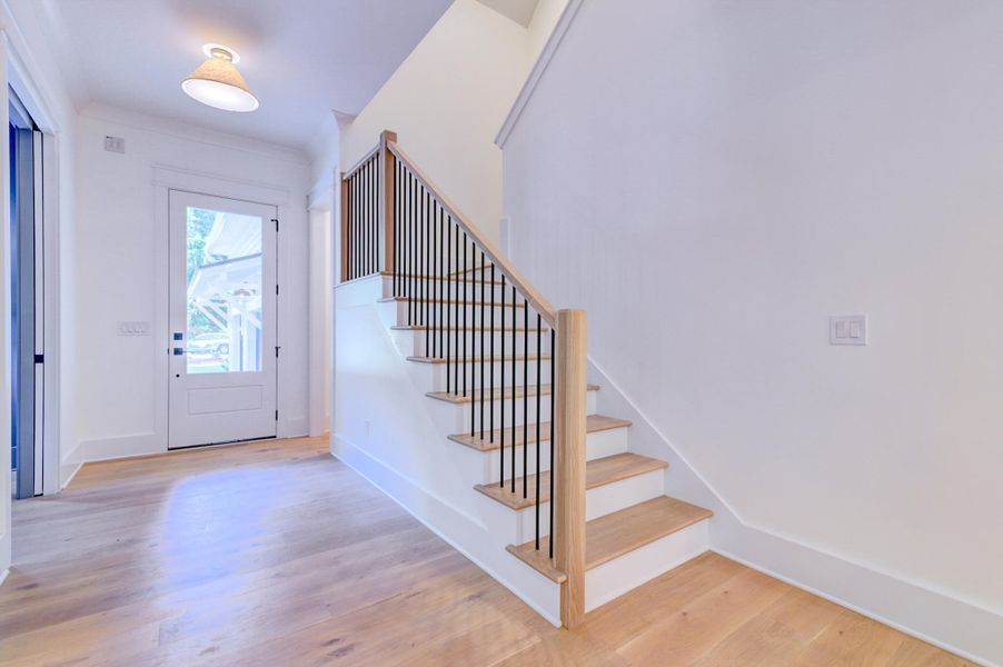 Spacious, unfurnished interior of a new home in , Hollywood (Image 20).