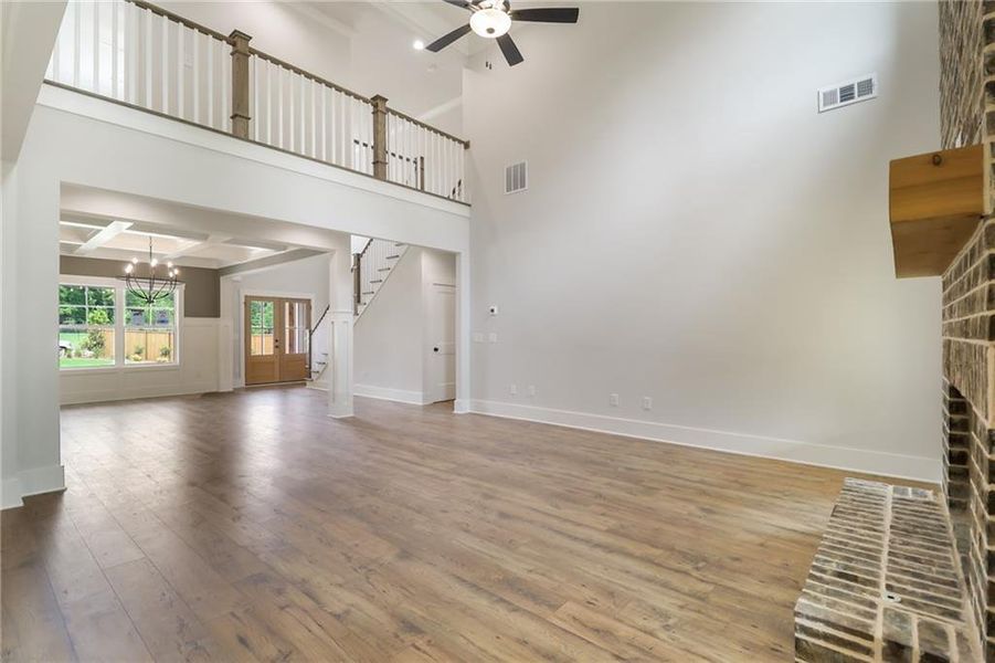 Spacious, unfurnished interior of a new home in Spring Creek, Monroe (Image 24).