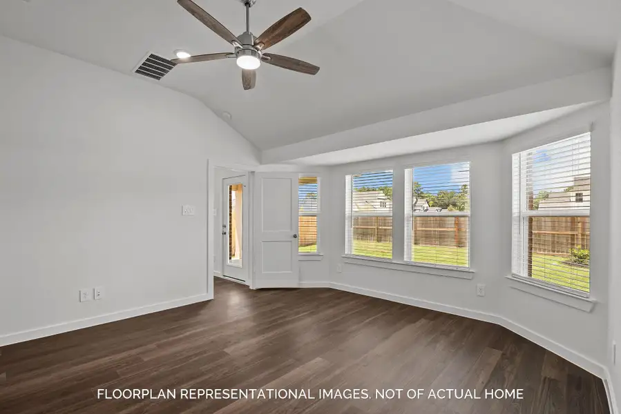 Spacious, unfurnished interior of a new home in Indian Springs, Crosby (Image 8).