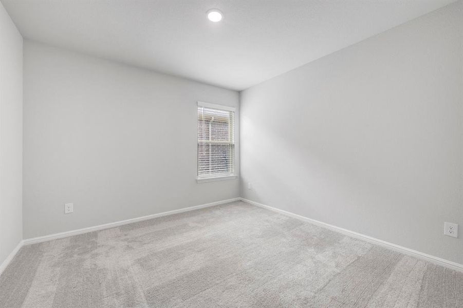 Spacious, unfurnished interior of a new home in Sanderos, Fort Worth (Image 39).