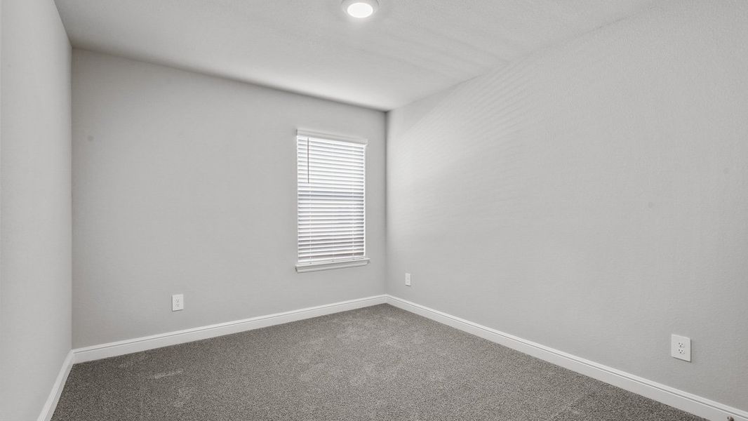Spacious, unfurnished interior of a new home in The Hills at Reunion, Newark (Image 30).