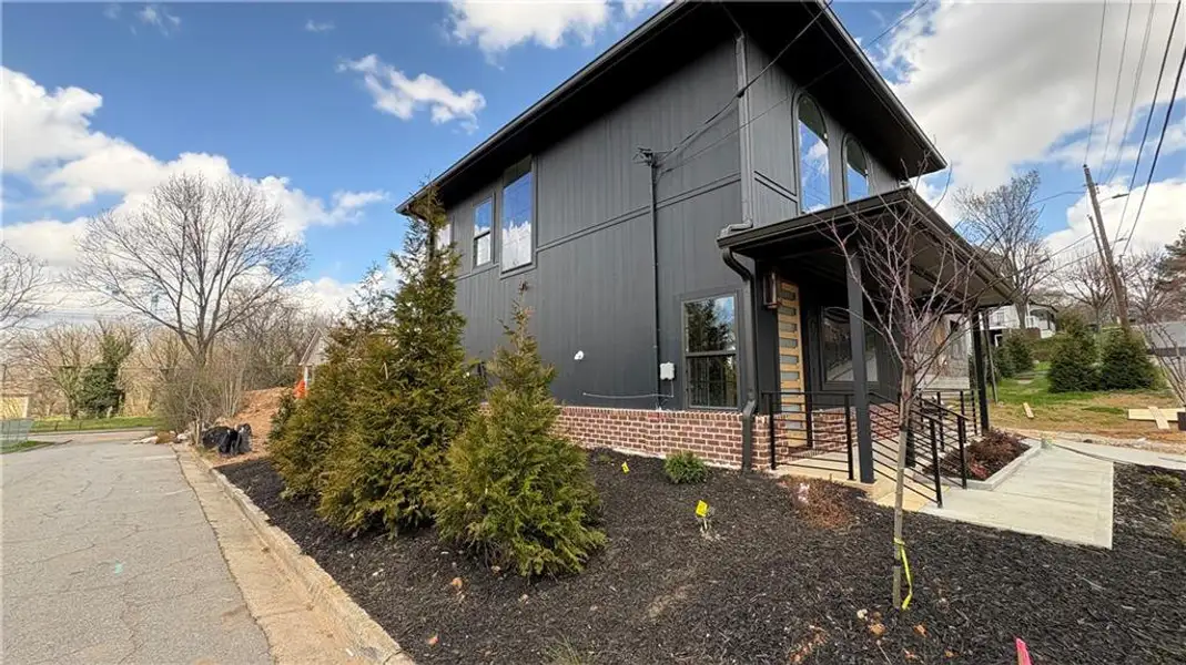 Image 3 of a home in .