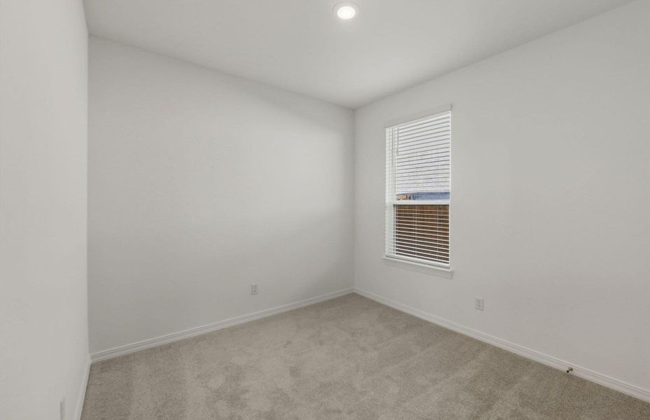 Spacious, unfurnished interior of a new home in Crosswinds, Kyle (Image 14).
