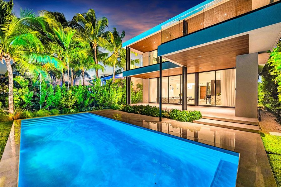 Exterior details and patio area of a home in , Miami Beach (Image 25).
