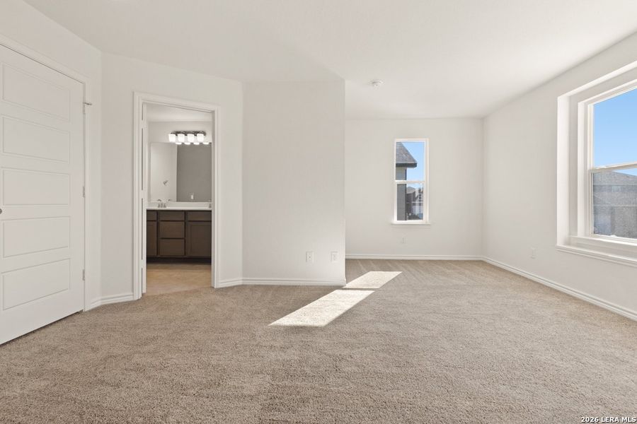 Spacious, unfurnished interior of a new home in , San Antonio (Image 17).