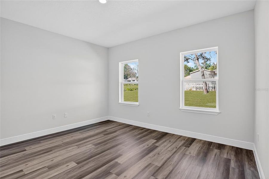 Spacious, unfurnished interior of a new home in , Citrus Springs (Image 14).