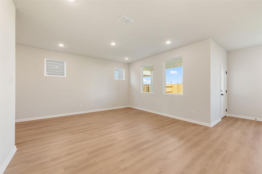 Representative images and renderings are for illustrative purposes. Actual structural options and design finishes of home may vary.