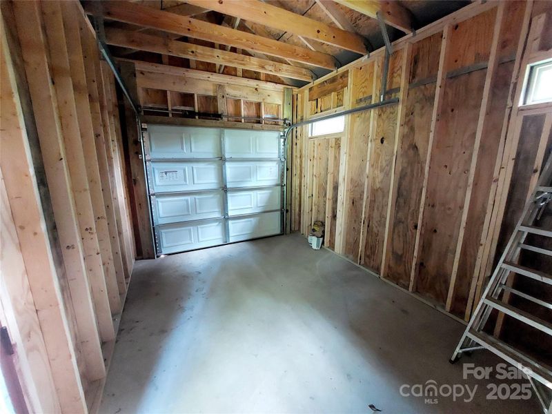 Spacious, unfurnished interior of a new home in , Hendersonville (Image 22).
