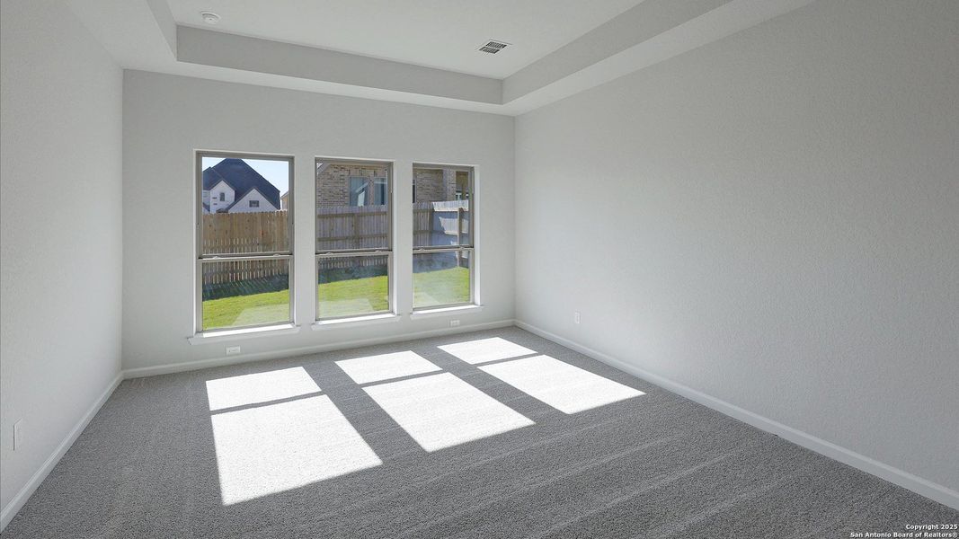 Spacious, unfurnished interior of a new home in Arcadia Ridge 50', San Antonio (Image 16).