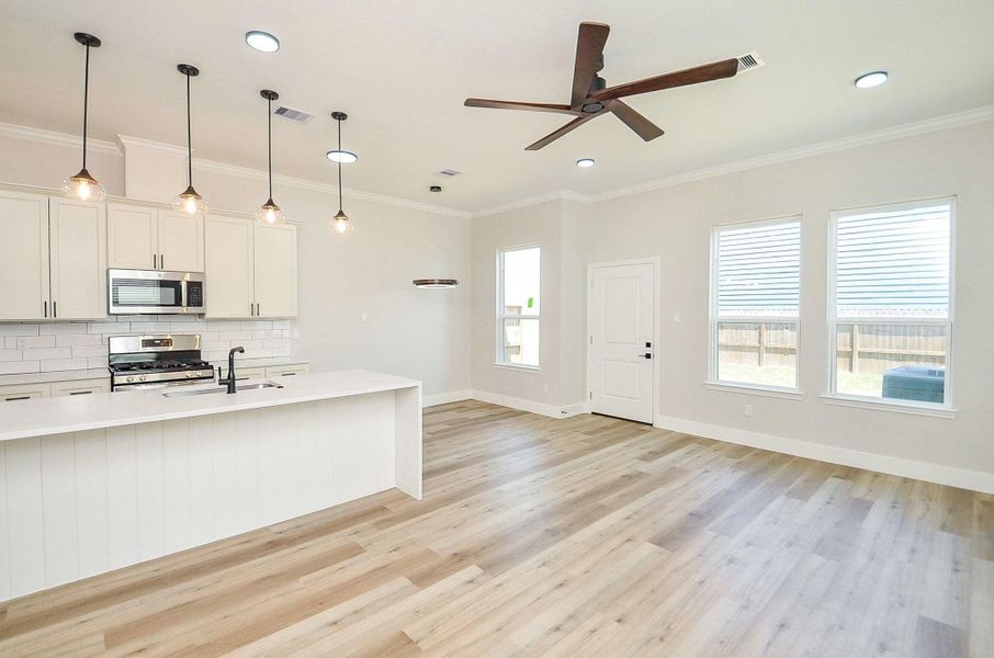 Spacious, unfurnished interior of a new home in , Houston (Image 20). Spacious, unfurnished interior of a new home in , Houston (Image 20).