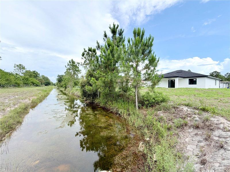 Natural landscape and outdoor views near  in Lehigh Acres (Image 58).