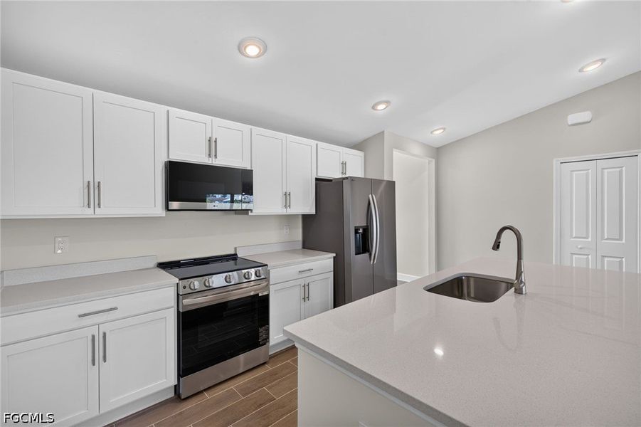 Furnished interior view inside a new home in Cape Coral, Cape Coral (Image 6).