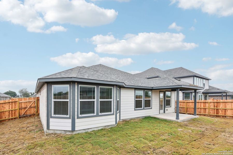Exterior details and patio area of a home in Carmel Ranch, Schertz (Image 23).