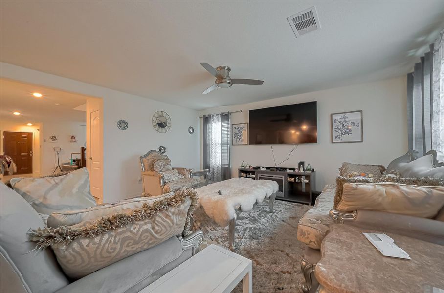 Furnished interior view inside a new home in Deer Run Meadows, Richmond (Image 13). Furnished interior view inside a new home in Deer Run Meadows, Richmond (Image 13).