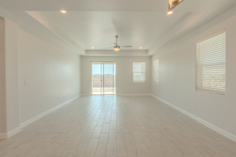 Spacious, unfurnished interior of a new home in Paseo Del Este, El Paso (Image 19).