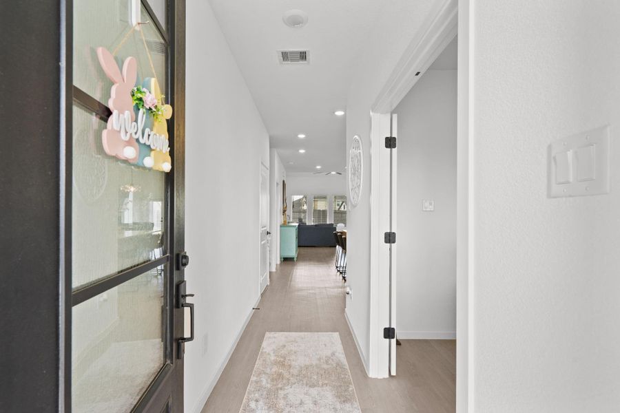 Furnished interior view inside a new home in Lago Mar, Texas City (Image 13).