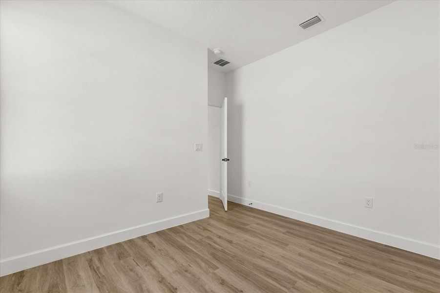 Spacious, unfurnished interior of a new home in , Kissimmee (Image 16).