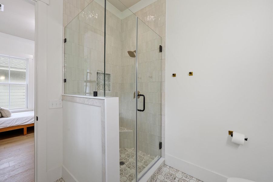 Furnished interior view inside a new home in , Seabrook (Image 12).