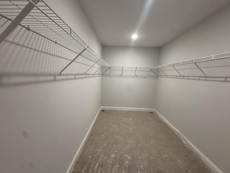 Spacious, unfurnished interior of a new home in Harrisburg Village Townhomes, Harrisburg (Image 6).