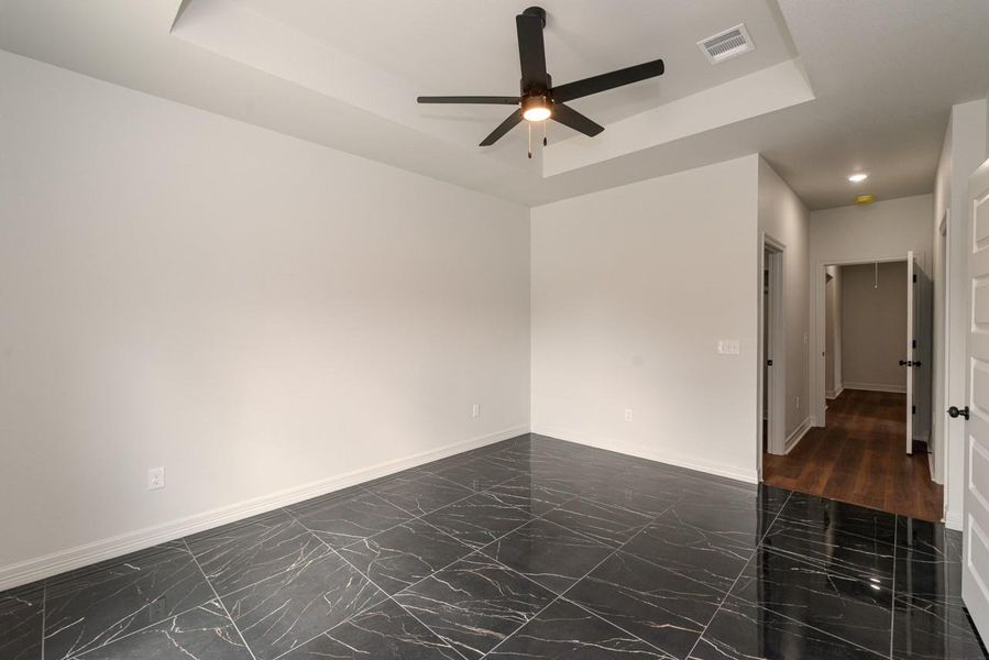 Spacious, unfurnished interior of a new home in , Beaumont (Image 31).