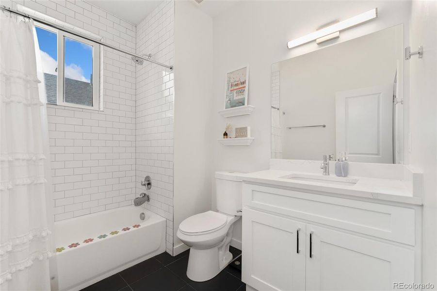 Furnished interior view inside a new home in , Lakewood (Image 28). Furnished interior view inside a new home in , Lakewood (Image 28).