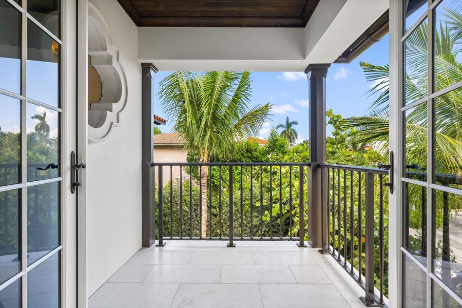 Exterior details and patio area of a home in , Palm Beach (Image 4).