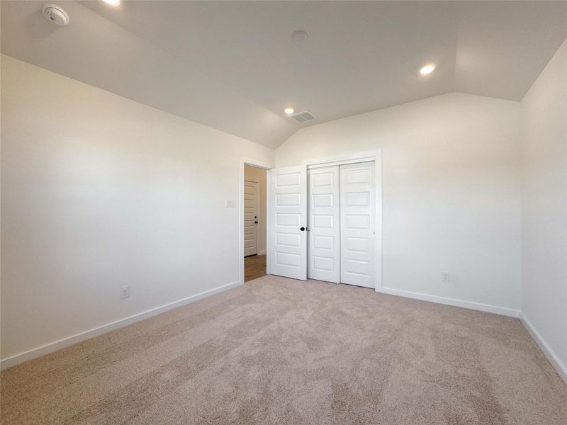 Spacious, unfurnished interior of a new home in , Manvel (Image 18).