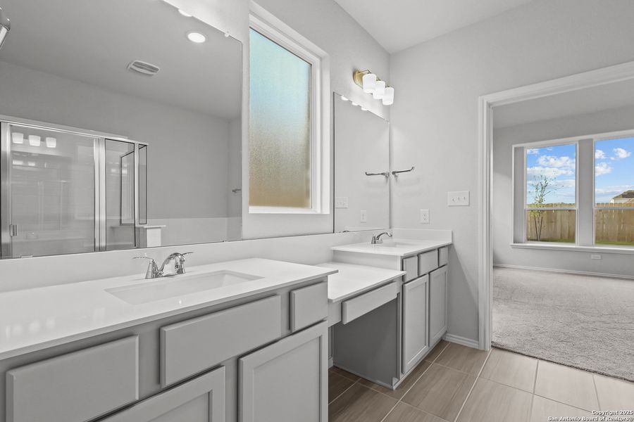 Furnished interior view inside a new home in Sunflower Ridge, New Braunfels (Image 10).