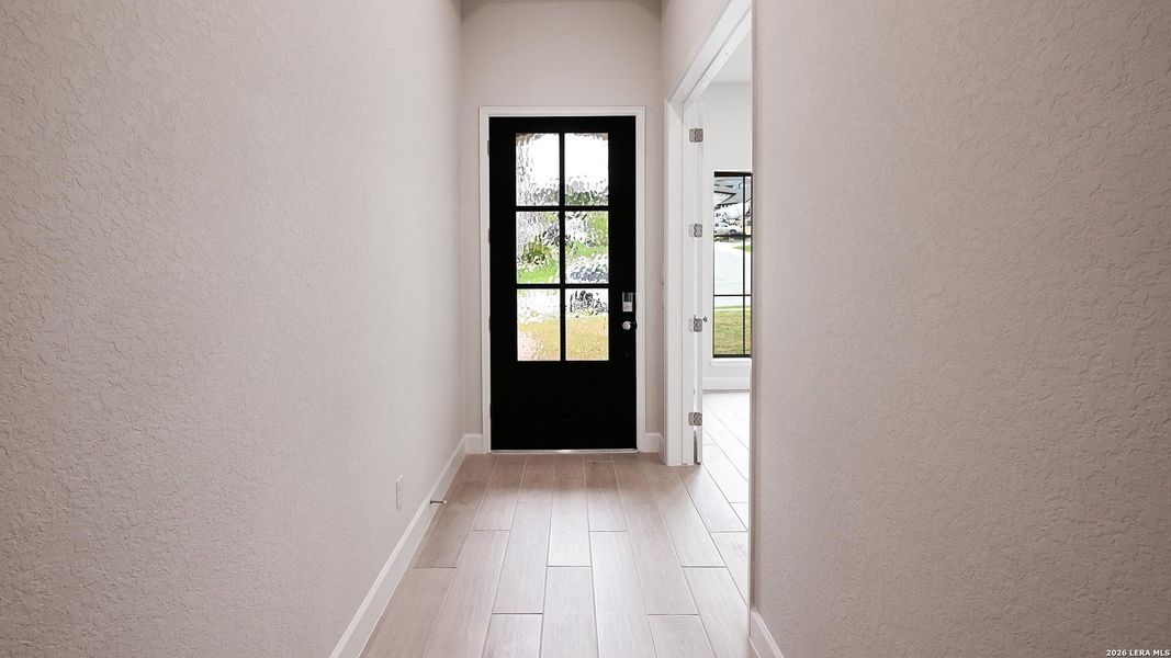 Spacious, unfurnished interior of a new home in Johnson Ranch, Bulverde (Image 24).