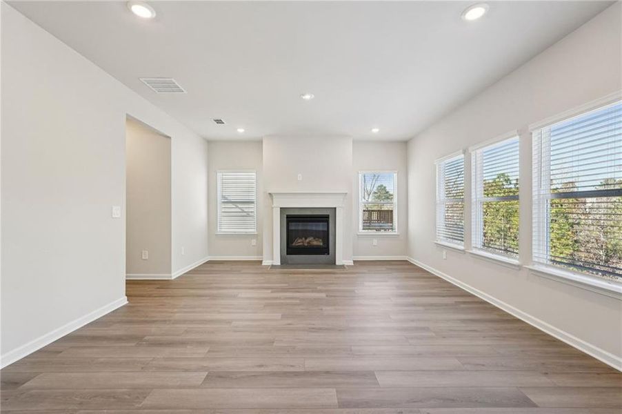 Spacious, unfurnished interior of a new home in Ivey Township, Dallas (Image 48).