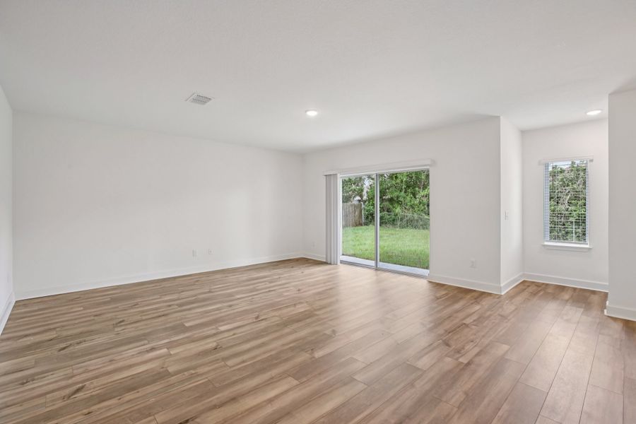 Spacious, unfurnished interior of a new home in Spring Hill, Spring Hill (Image 22).