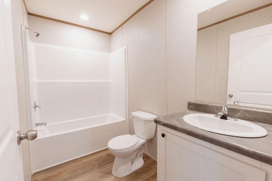 Image 4 of a home in .