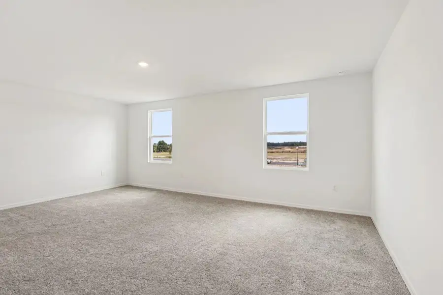 Spacious, unfurnished interior of a new home in Northlake at Ovation, Winter Garden (Image 27).