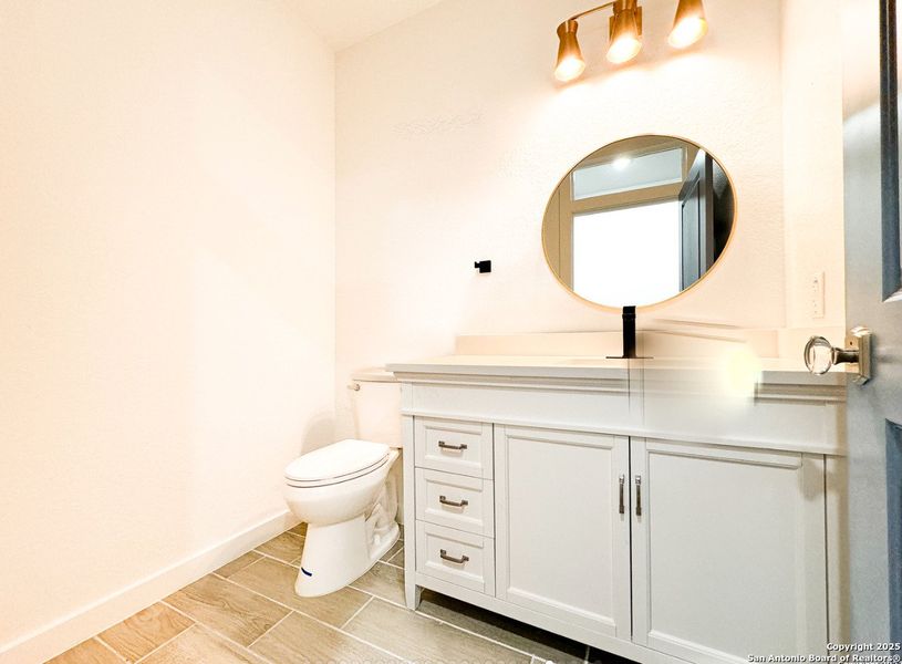 Furnished interior view inside a new home in , Blanco (Image 4).