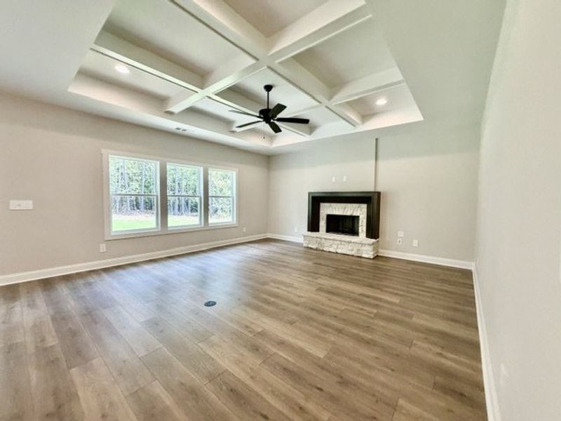 Spacious, unfurnished interior of a new home in Lakefield, Palmetto (Image 11).