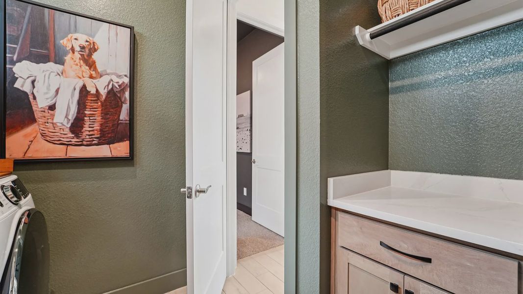 Representative furnished interior of a home built from the Laramie by Chesmar Homes in Wildrye 45', Waller (Image 27). Representative furnished interior of a home built from the Laramie by Chesmar Homes in Wildrye 45', Waller (Image 27).