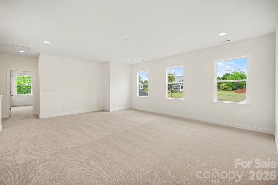 Spacious, unfurnished interior of a new home in Shepherds Trace, Clover (Image 30).