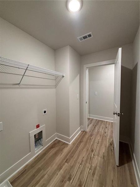 Spacious, unfurnished interior of a new home in , Gainesville (Image 18).