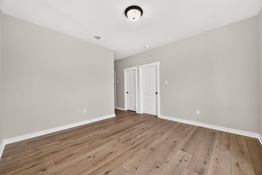 Spacious, unfurnished interior of a new home in Two Step Farm, Montgomery (Image 11).