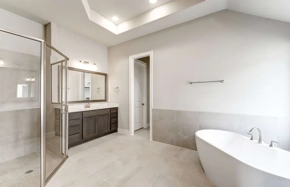 Representative furnished interior of a home built from the 2909 by Ravenna Homes in The Woodlands Hills 65′, Willis (Image 15). Representative furnished interior of a home built from the 2909 by Ravenna Homes in The Woodlands Hills 65′, Willis (Image 15).