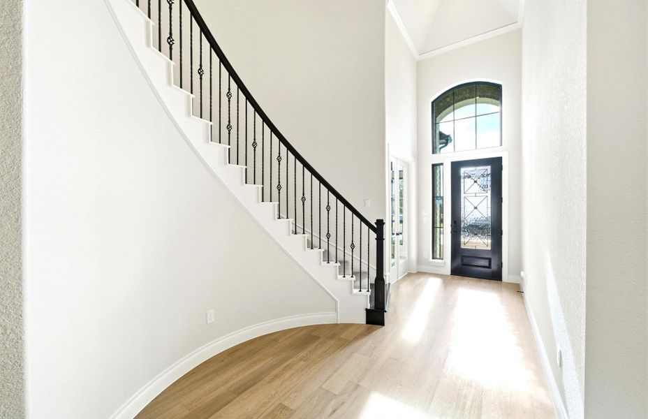 Spacious, unfurnished interior of a new home in Bridgeland 50', Cypress (Image 25).