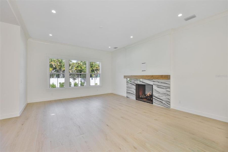 Spacious, unfurnished interior of a new home in , Tampa (Image 84).