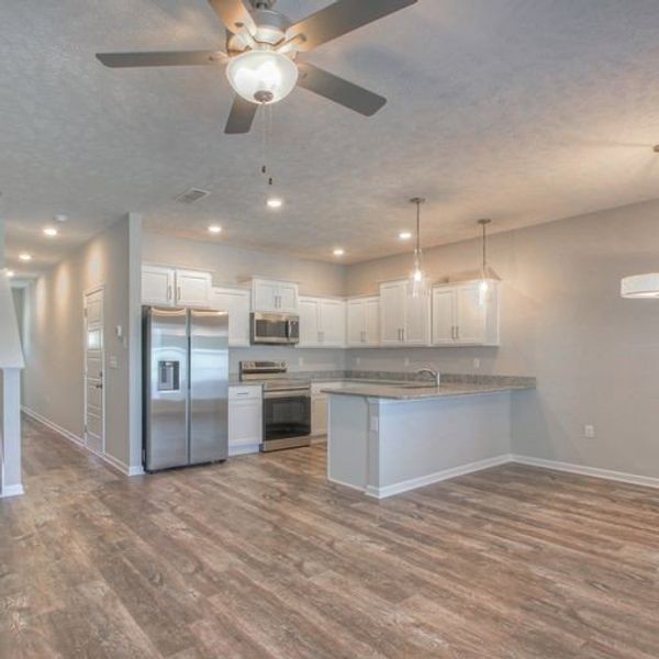 Spacious, unfurnished interior of a new home in Jackson Towne, Murfreesboro (Image 11).